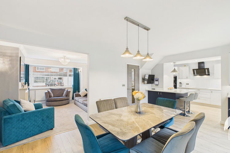 Dining Kitchen - Picture 4 of 25