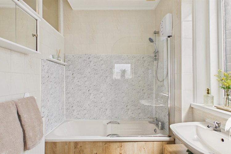 Bathroom - Picture 12 of 22
