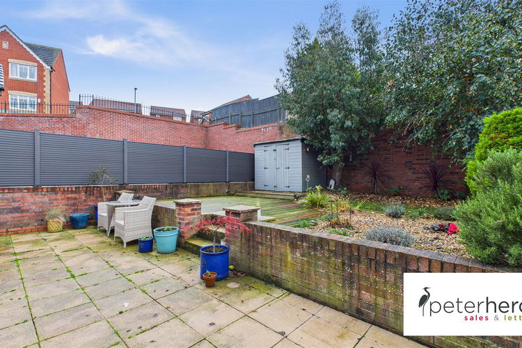 Outside - Picture 25 of 26