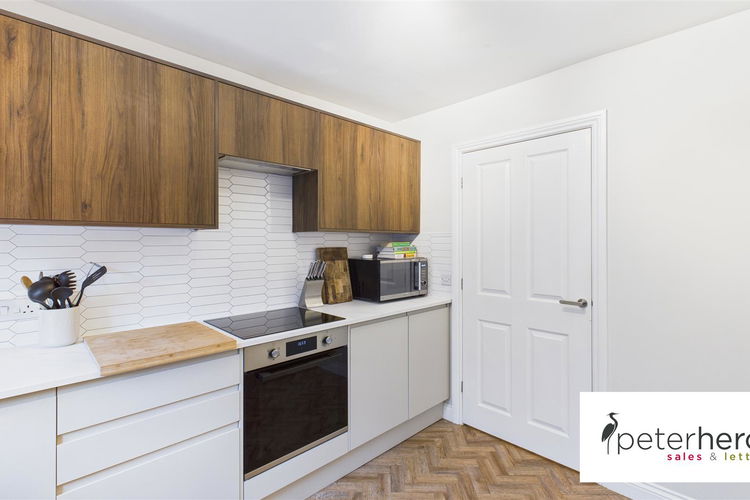 Kitchen - Picture 10 of 26