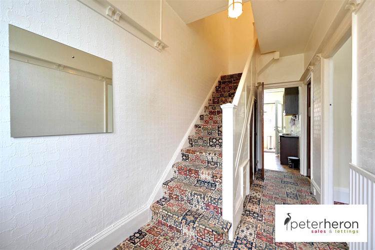Entrance Hall - Picture 5 of 15