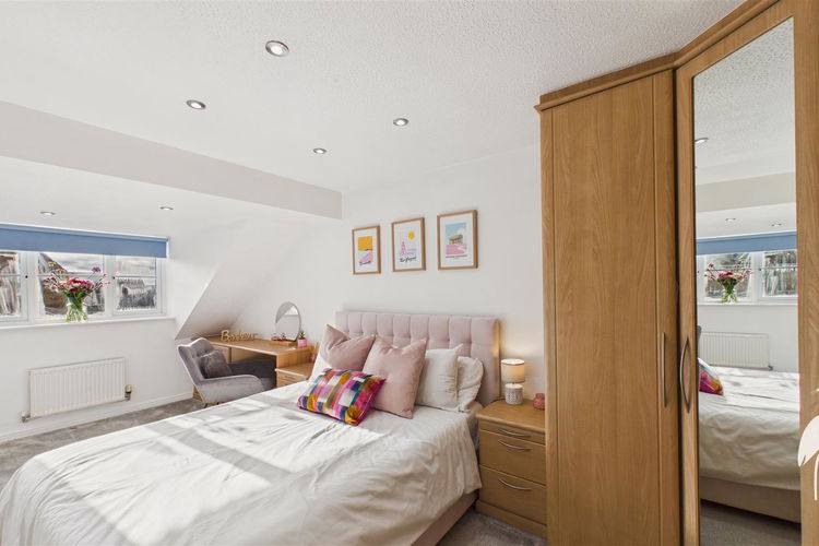 Bedroom 1 - Picture 15 of 27