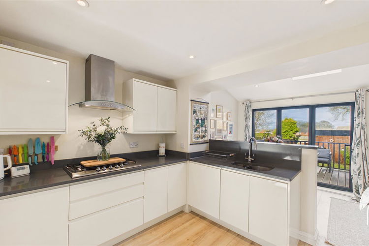 Kitchen - Picture 7 of 27