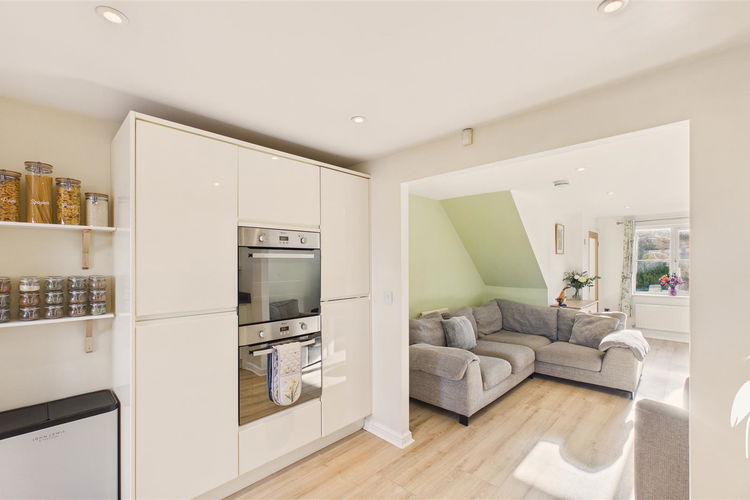 Kitchen - Picture 9 of 27