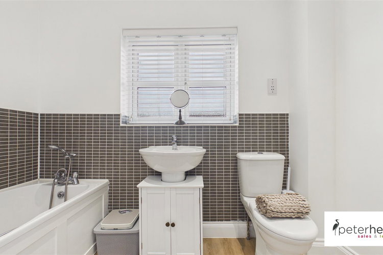 Bathroom - Picture 24 of 29
