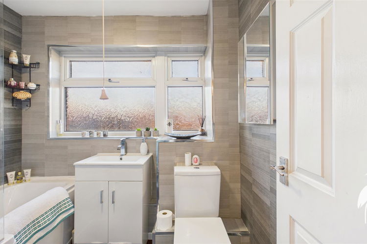 Bathroom - Picture 17 of 21