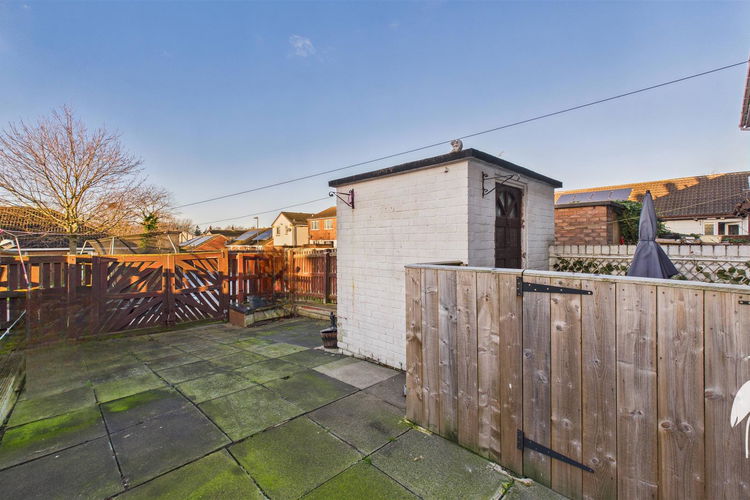 Outside - Picture 19 of 21