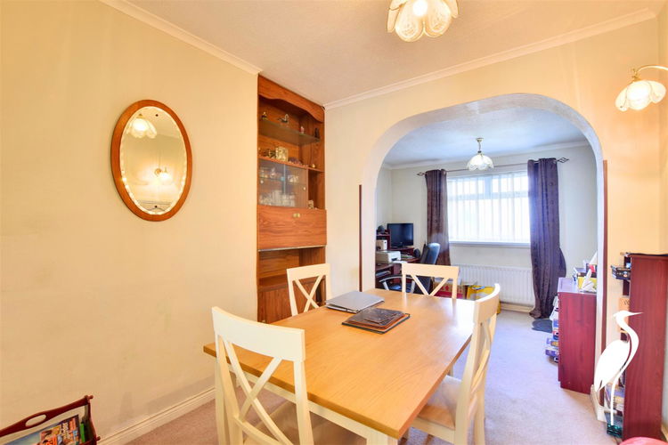 Dining Room - Picture 5 of 26