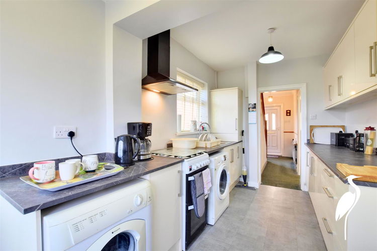 Kitchen - Picture 7 of 26