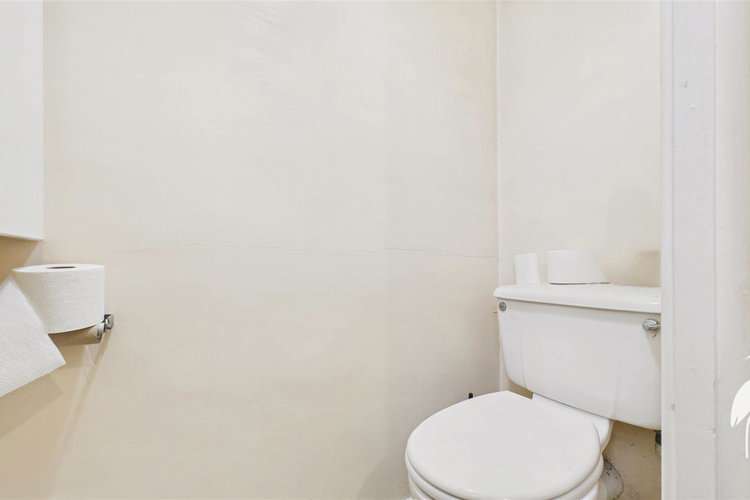 Downstairs Toilet - Picture 6 of 16