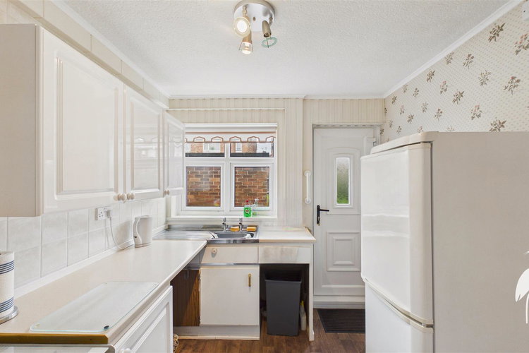 Kitchen - Picture 7 of 17