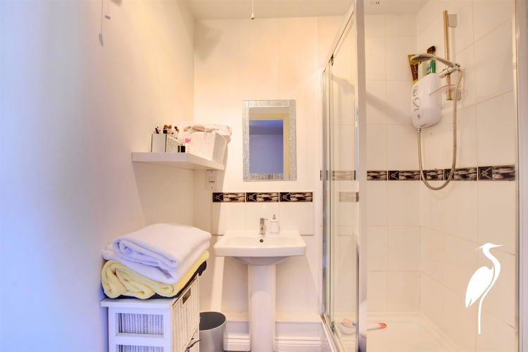 En-Suite Shower Room - Picture 11 of 19