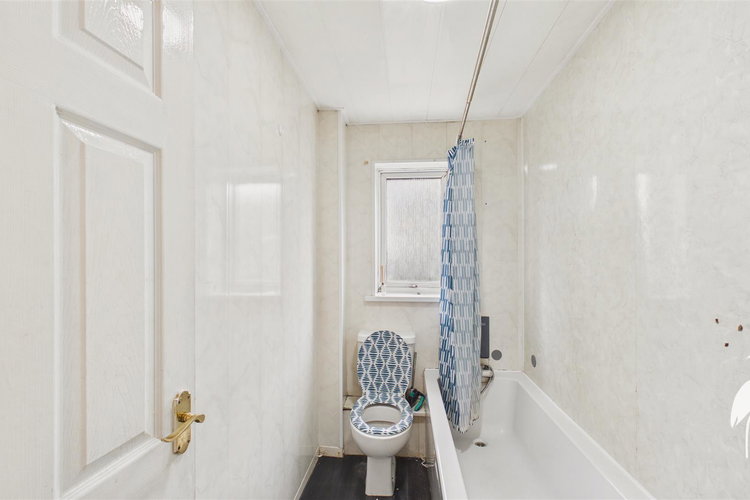 Bathroom - Picture 14 of 18