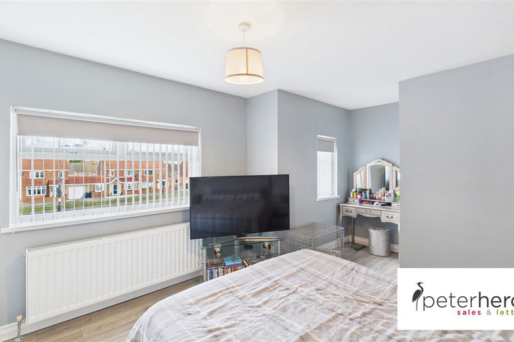 Bedroom 1 - Picture 11 of 20