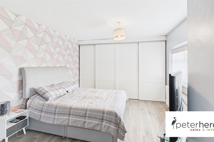 Bedroom 1 - Picture 12 of 20