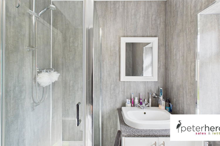 Bathroom - Picture 16 of 20