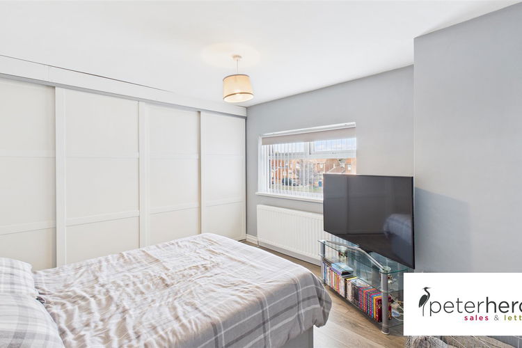 Bedroom 1 - Picture 10 of 20