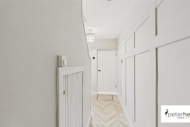 Entrance Hall - Picture 20 of 36