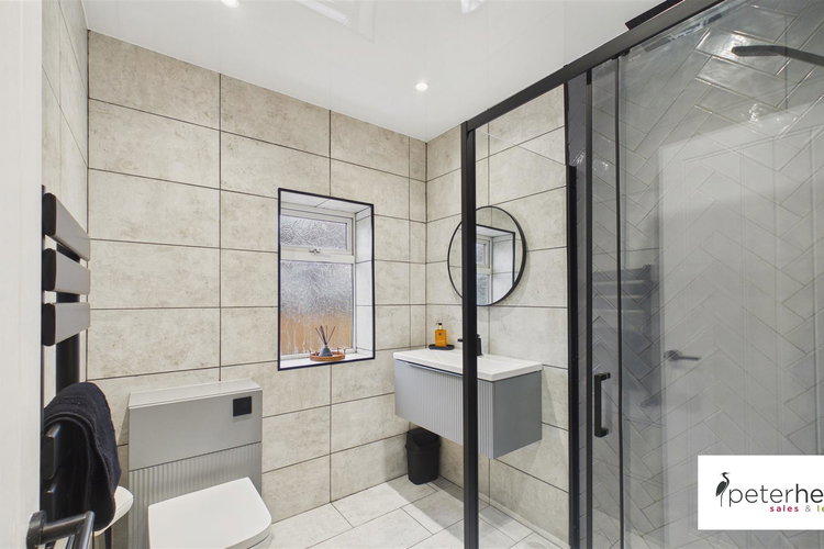 Shower Room - Picture 30 of 36