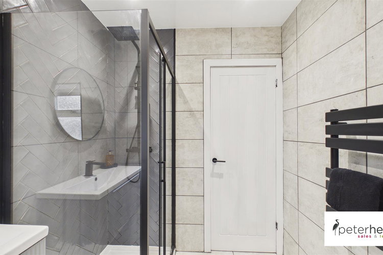 Shower Room - Picture 32 of 36