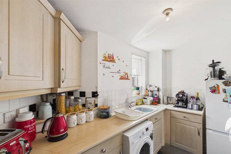 Kitchen - Picture 5 of 11