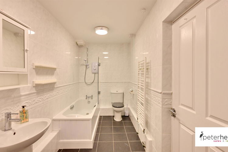 Jack & Jill Bathroom - Picture 13 of 21