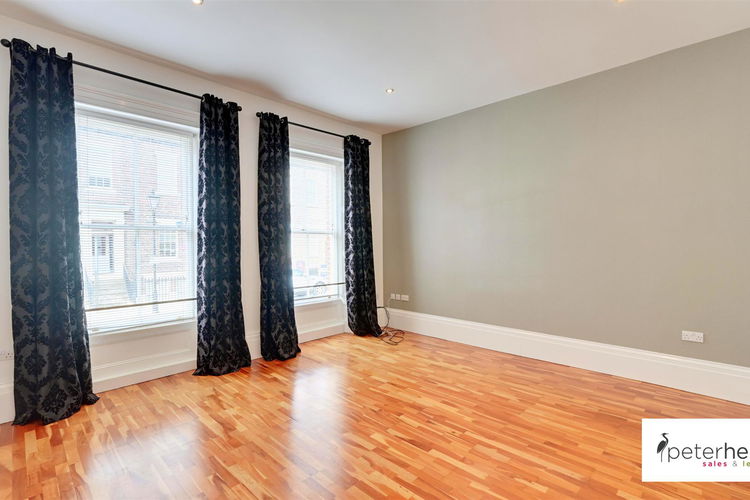 Living Room - Picture 3 of 21
