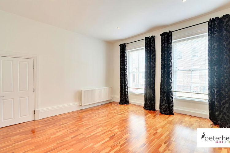 Living Room - Picture 4 of 21
