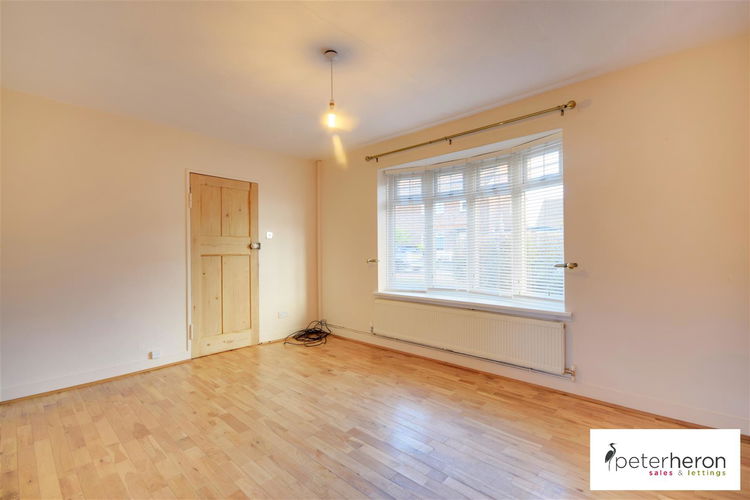 Lounge - Picture 4 of 14