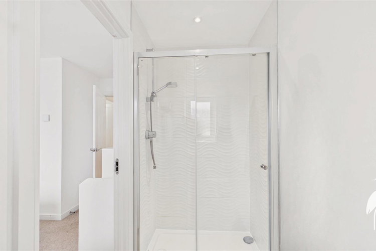 En Suite Showeroom - Picture 15 of 26