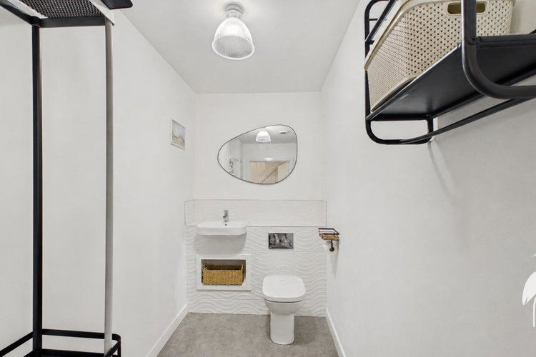 Cloakroom/WC - Picture 10 of 26