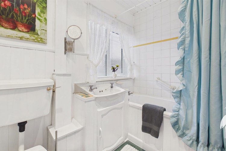 Bathroom - Picture 19 of 22