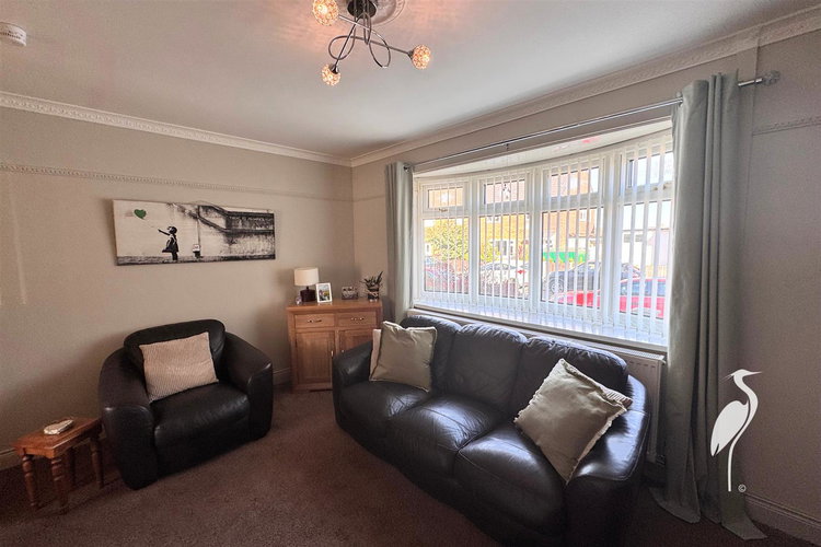 Lounge - Picture 3 of 22