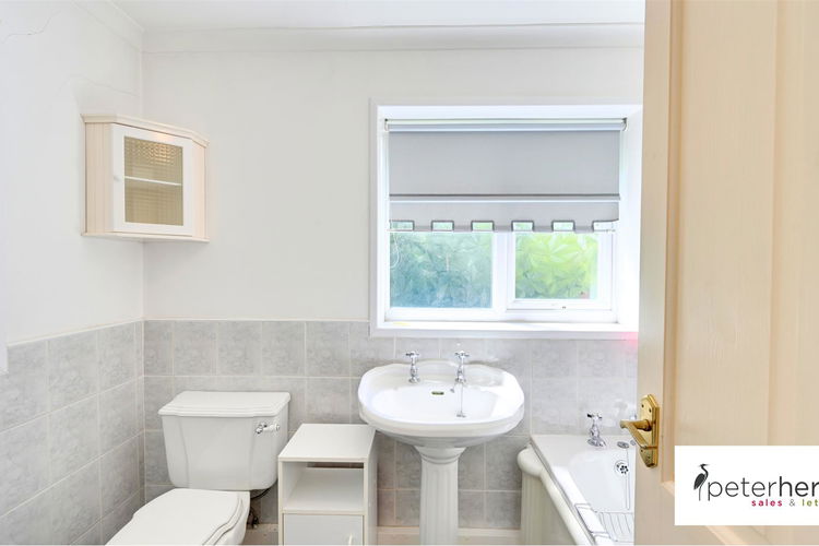 Bathroom - Picture 15 of 19
