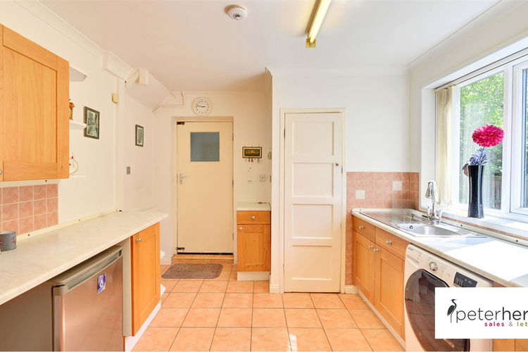 Kitchen - Picture 6 of 19