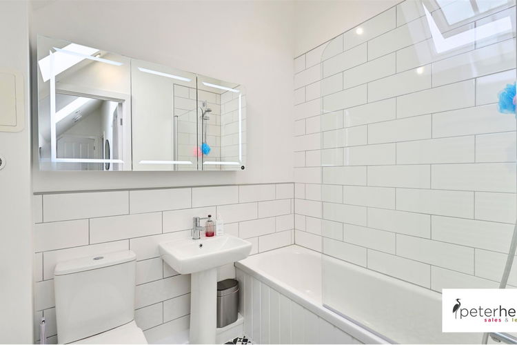 Bathroom - Picture 15 of 21