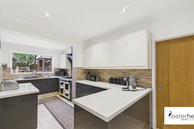 Kitchen & Dining Space - Picture 12 of 47
