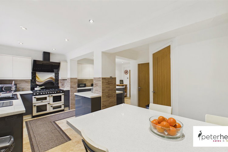 Kitchen & Dining Space - Picture 14 of 47