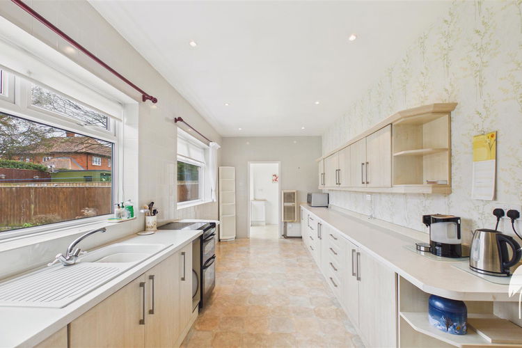 Breakfasting Kitchen - Picture 12 of 40