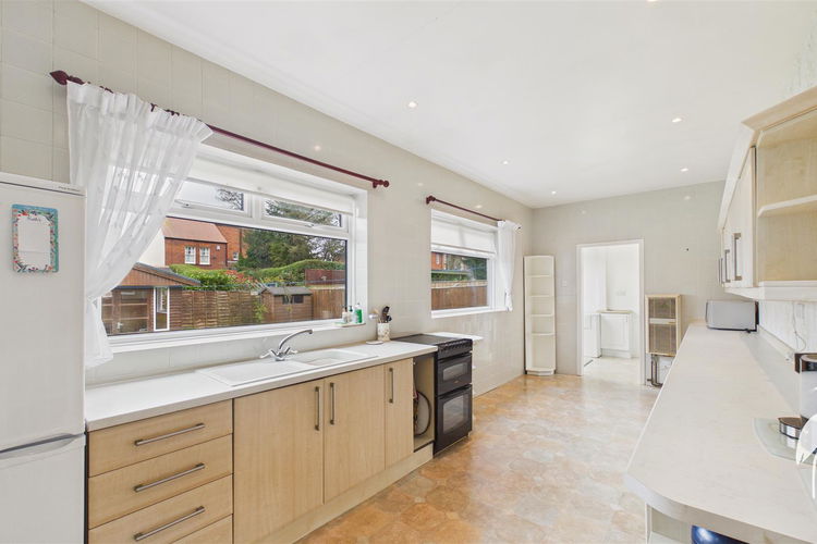 Breakfasting Kitchen - Picture 13 of 40