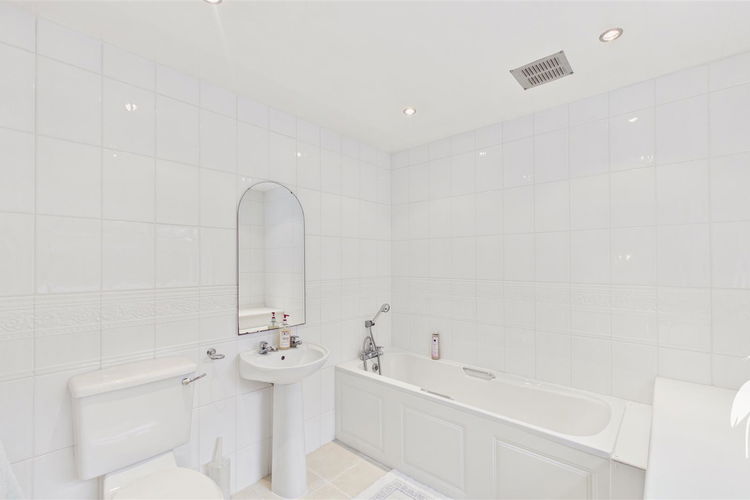 En-Suite Bathroom - Picture 24 of 40