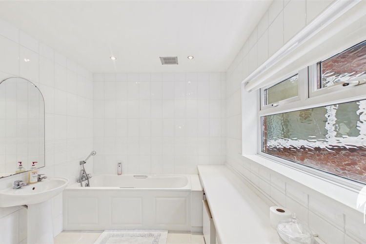 En-Suite Bathroom - Picture 25 of 40