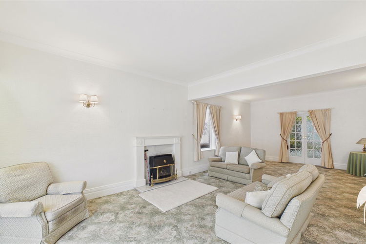 Lounge - Picture 4 of 40