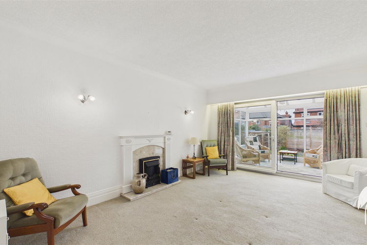 Dining Room - Picture 6 of 40