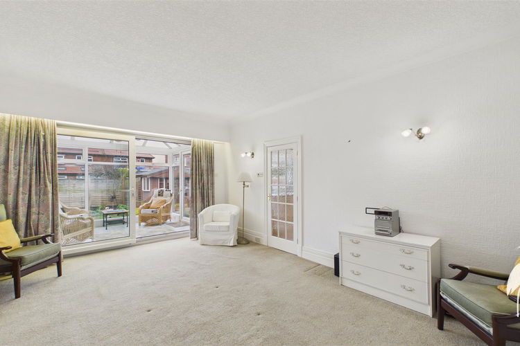 Dining Room - Picture 7 of 40