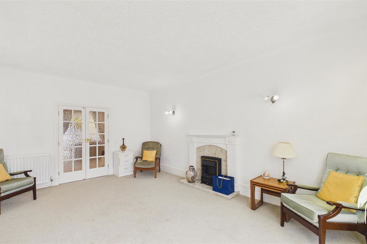 Dining Room - Picture 8 of 40