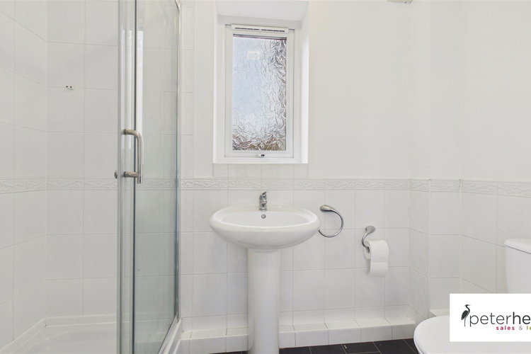 Shower Room - Picture 10 of 23