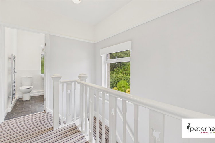 First Floor Landing - Picture 17 of 23