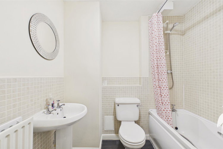 Bathroom - Picture 13 of 14