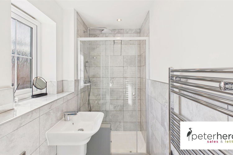 En Suite Shower Room - Picture 20 of 32